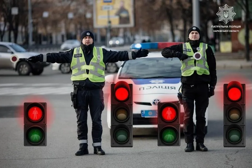 Як розібратися з жестами регулювальника, якщо світлофори не працюють: повне роз'яснення