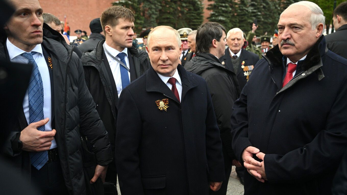 Путін за рекомендацією спецслужб почав носити бронежилет на публічних заходах – росЗМІ
