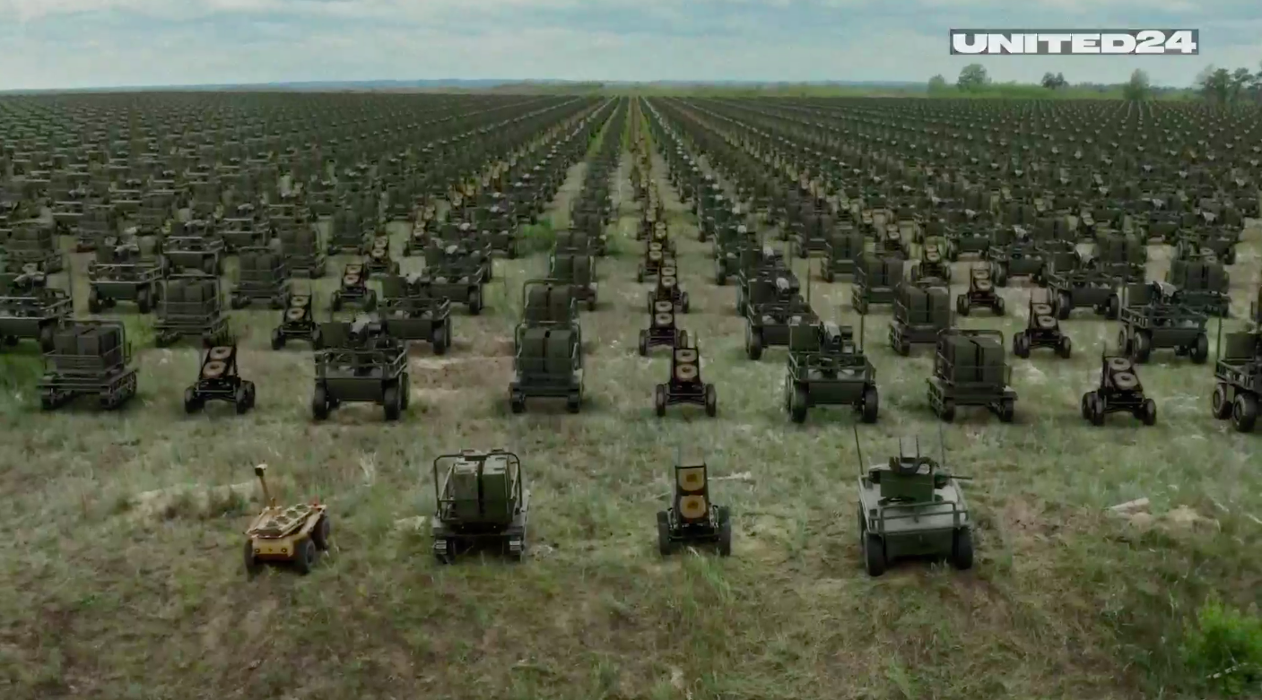 Предназначены для уничтожения разных целей: в Украине показали новых роботов-камикадзе. Видео