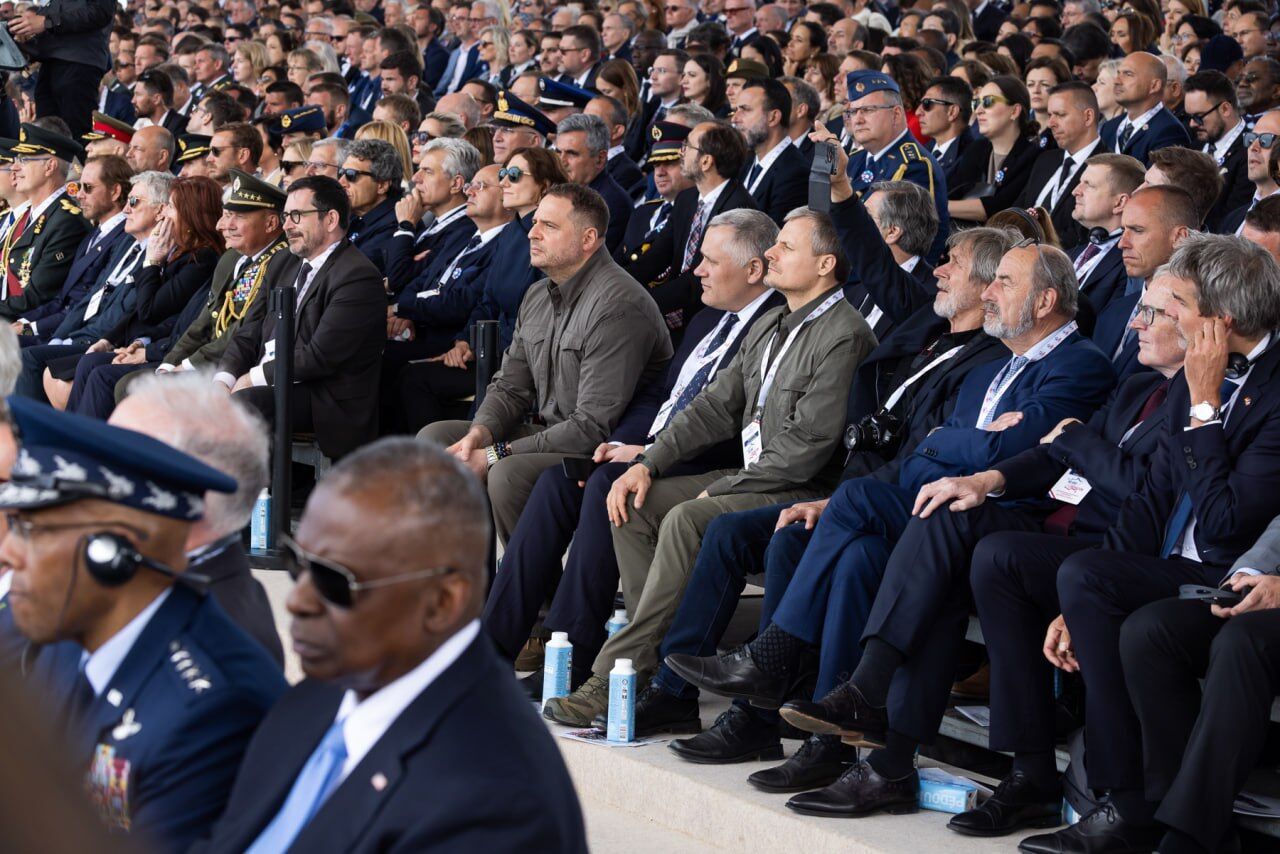 Зеленский принял участие в торжествах по случаю 80-летия высадки союзников в Нормандии: Путина не пригласили. Фото и видео