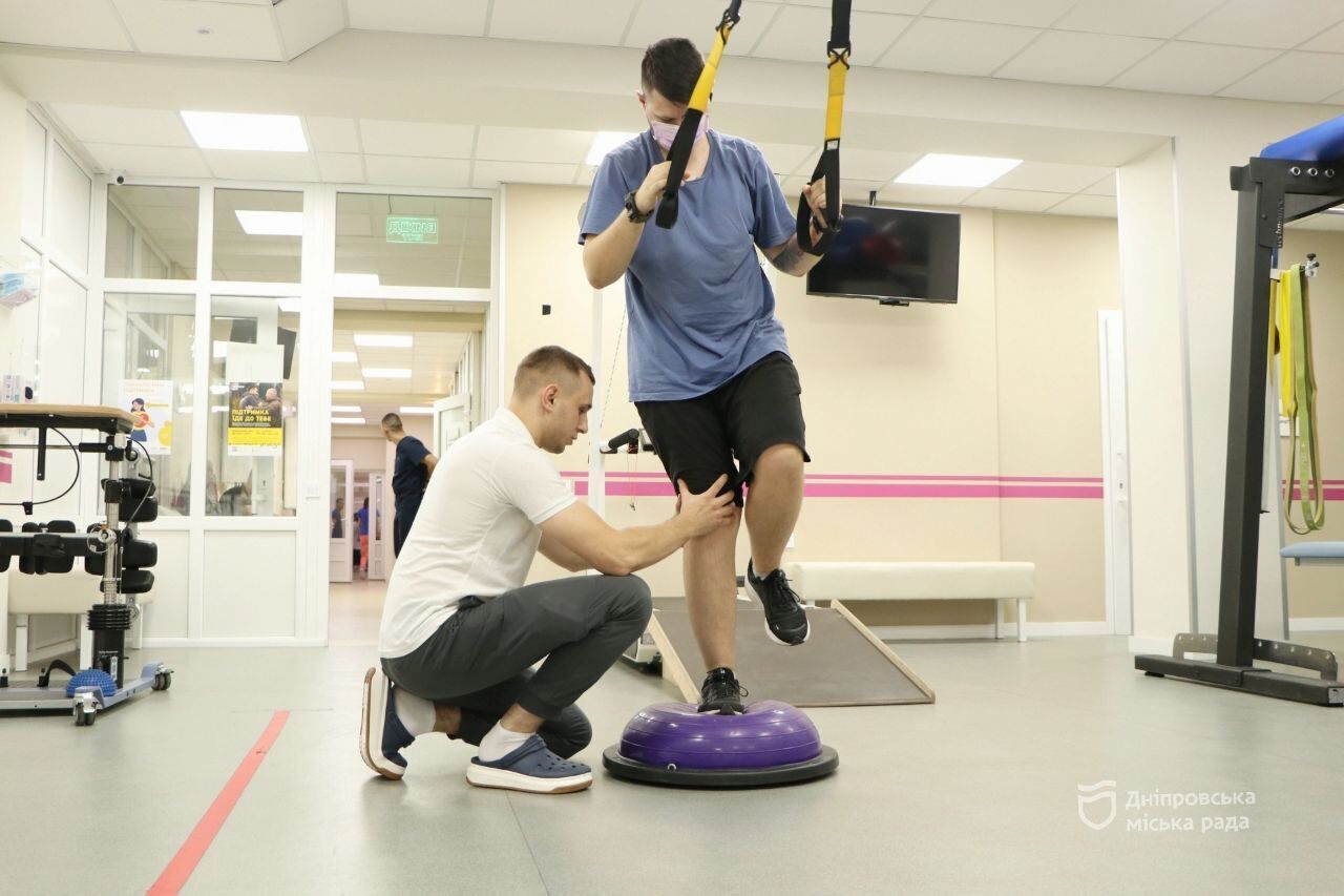 Каждый день делают невозможное: в Днепре работает сверхсовременный реабилитационный центр