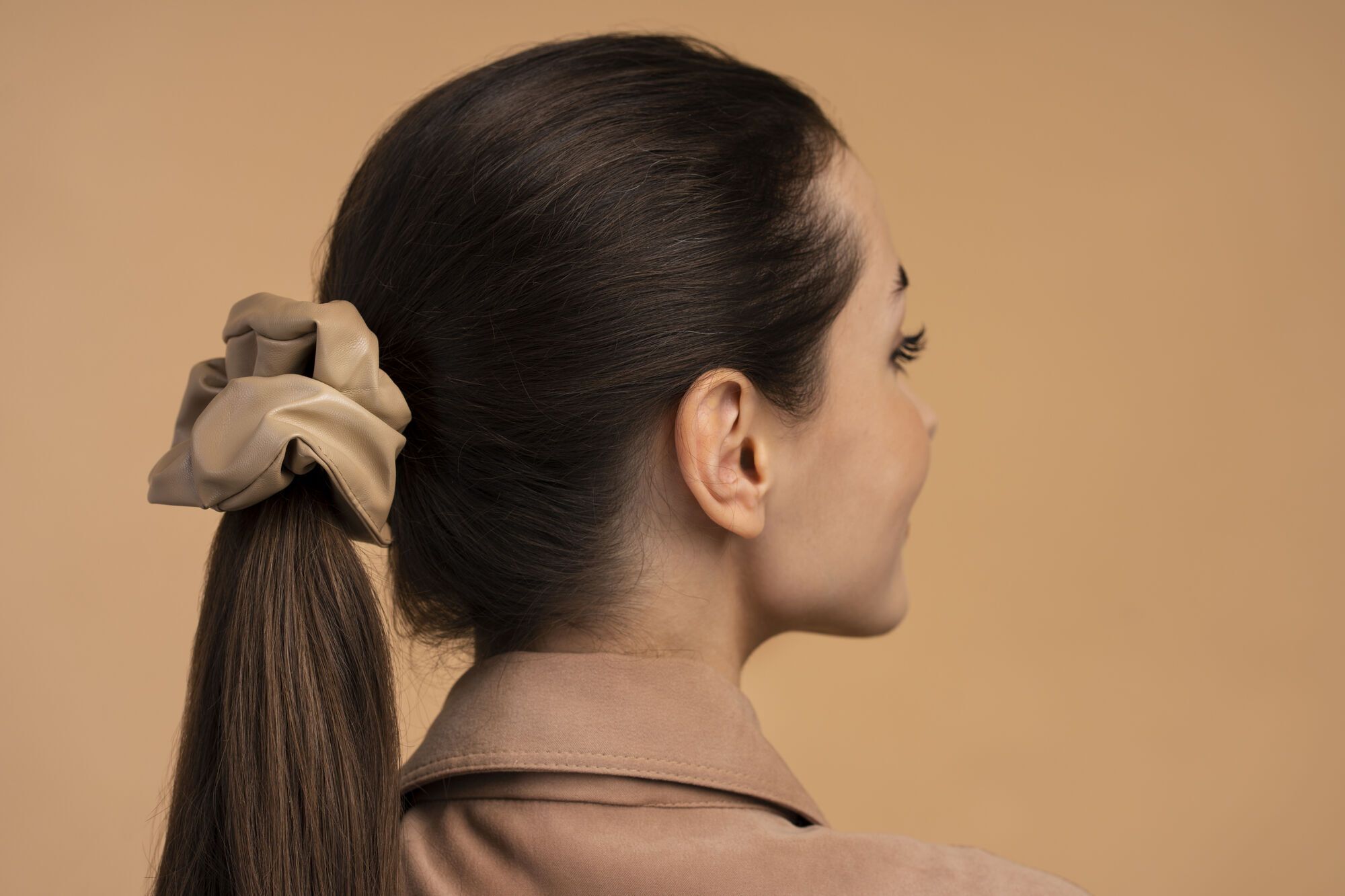 Привет из 80-х. Пять устаревших вещей, неожиданно вернувшихся в моду в 2024 году