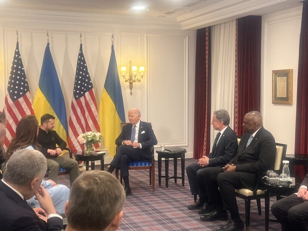 Байден встретился с Зеленским и объявил о новом пакете оружия для Украины на 225 млн долларов: что войдет