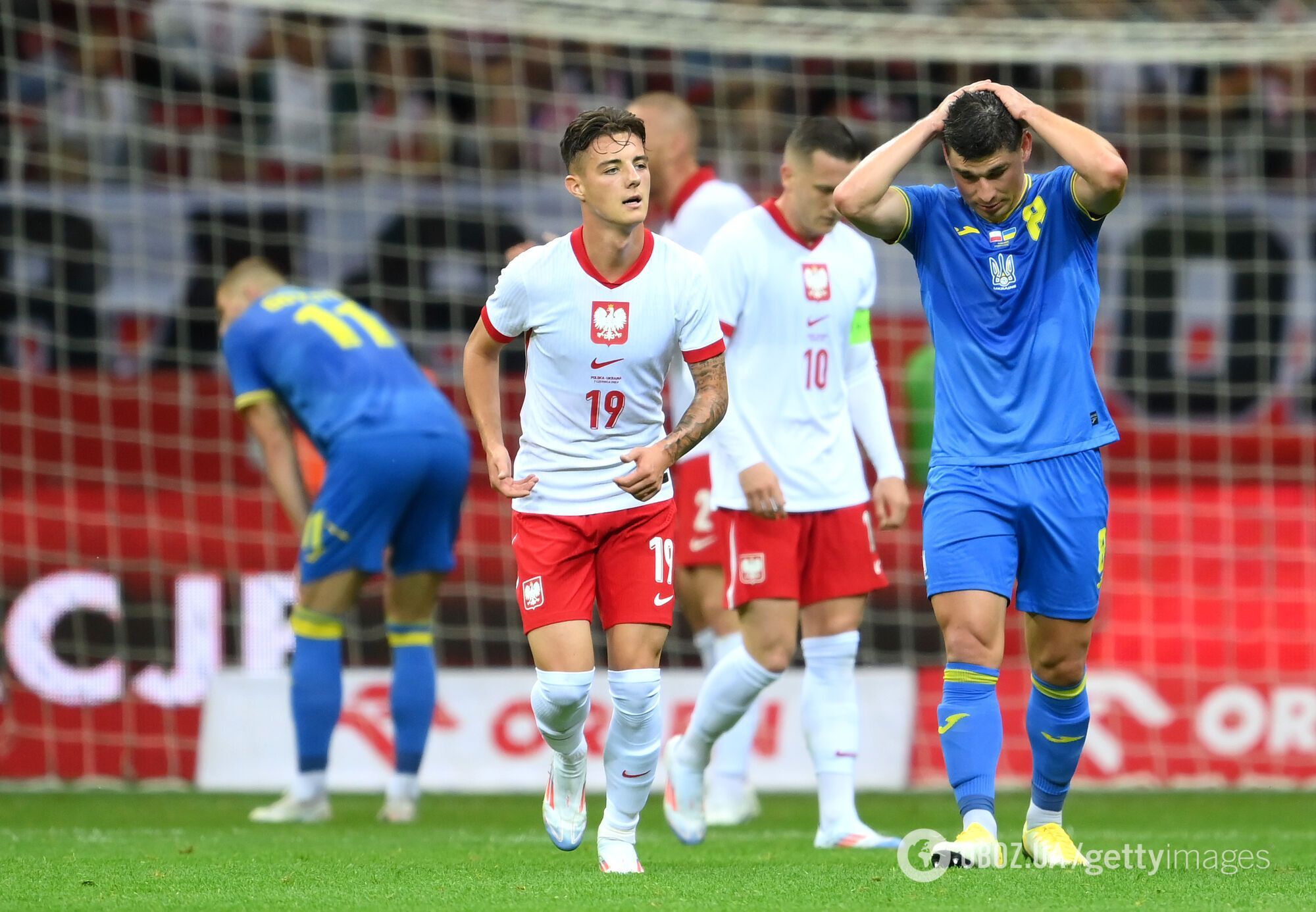 Сборная Украины по футболу проиграла Польше, пропустив 3 гола. Видео