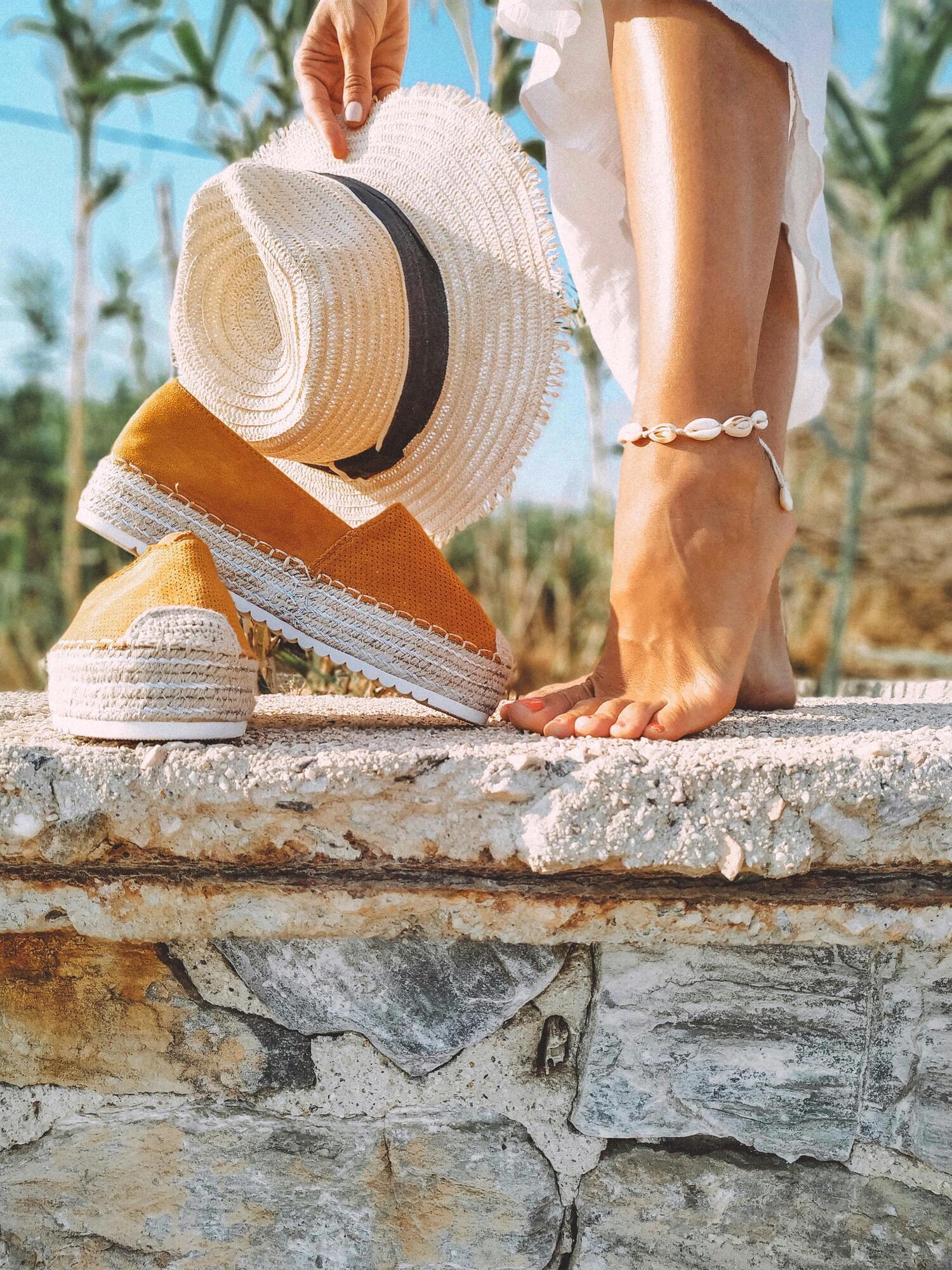 С какой обувью носить платья и сарафаны летом. 7 идей для вдохновения