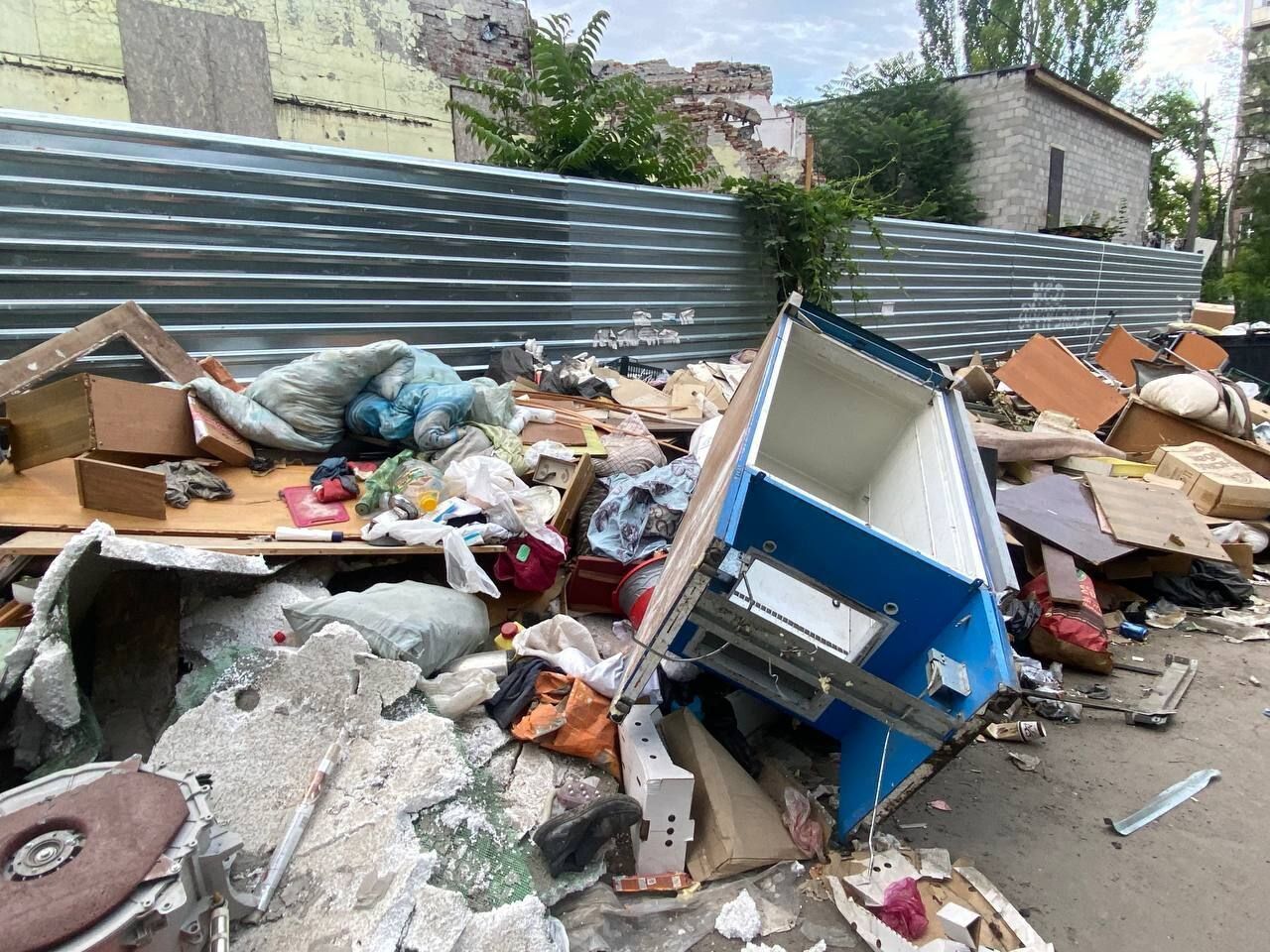 У Маріуполі зростає кількість стихійних сміттєзвалищ: місцеві жителі забили на сполох