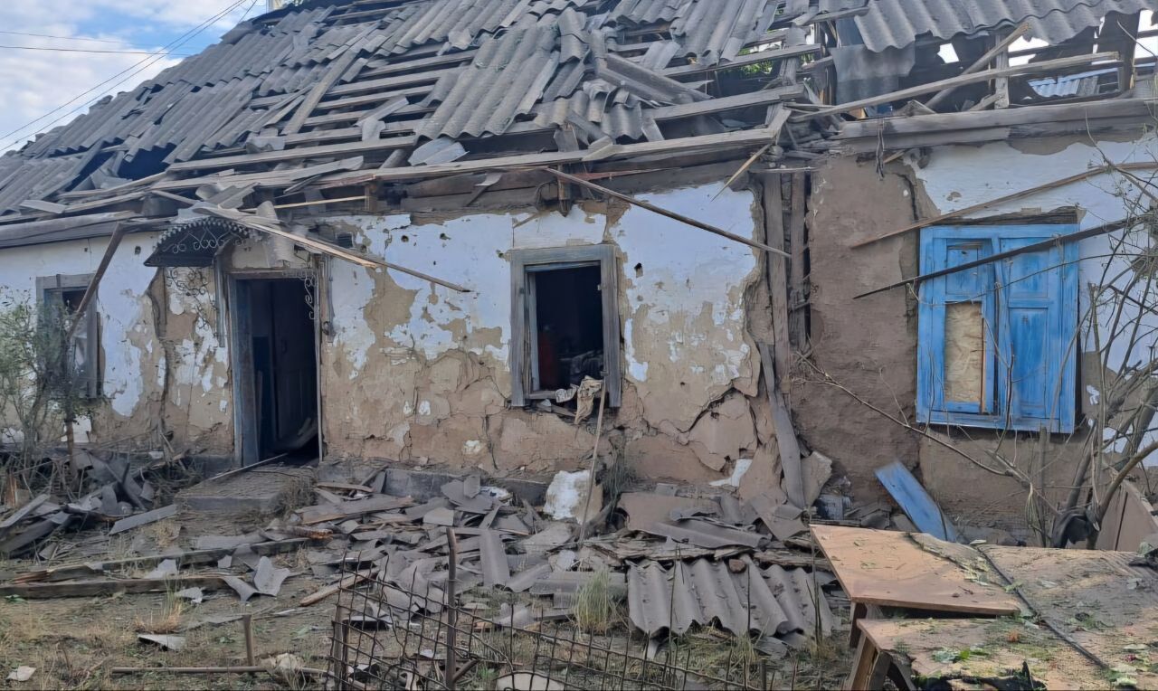 Россияне обстреляли Никопольщину из артиллерии и БПЛА: есть разрушения гражданского имущества. Фото
