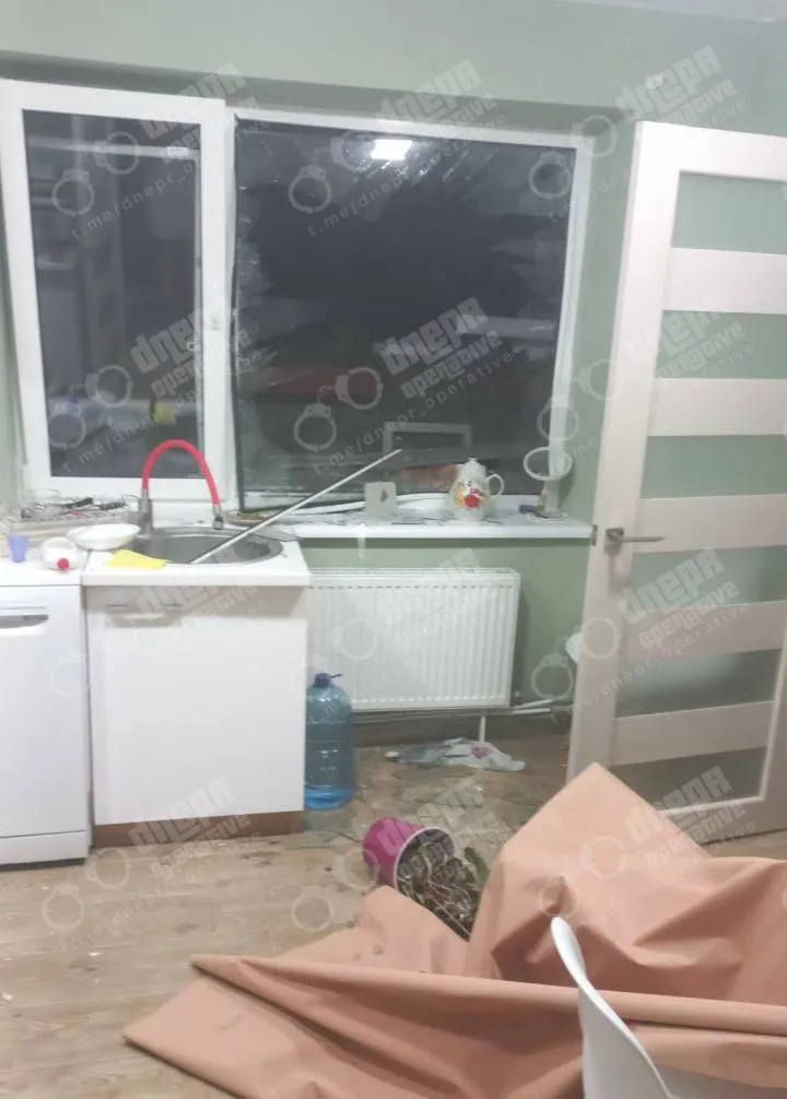 Ворог вночі вдарив балістикою по Дніпру: постраждали сім осіб. Фото і відео