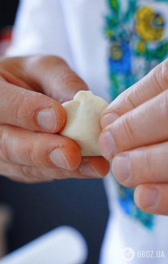 Пухкі вареники з вишнею: фудблогер поділився бабусиним рецептом