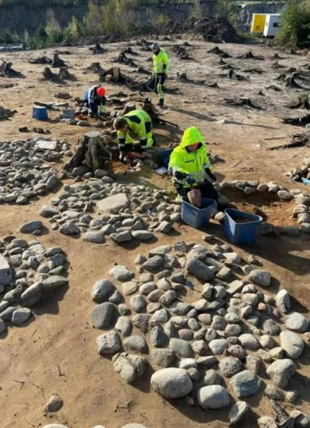 Померли 2800 років тому. У Норвегії під кам'яними колами виявили унікальне поховання дітей