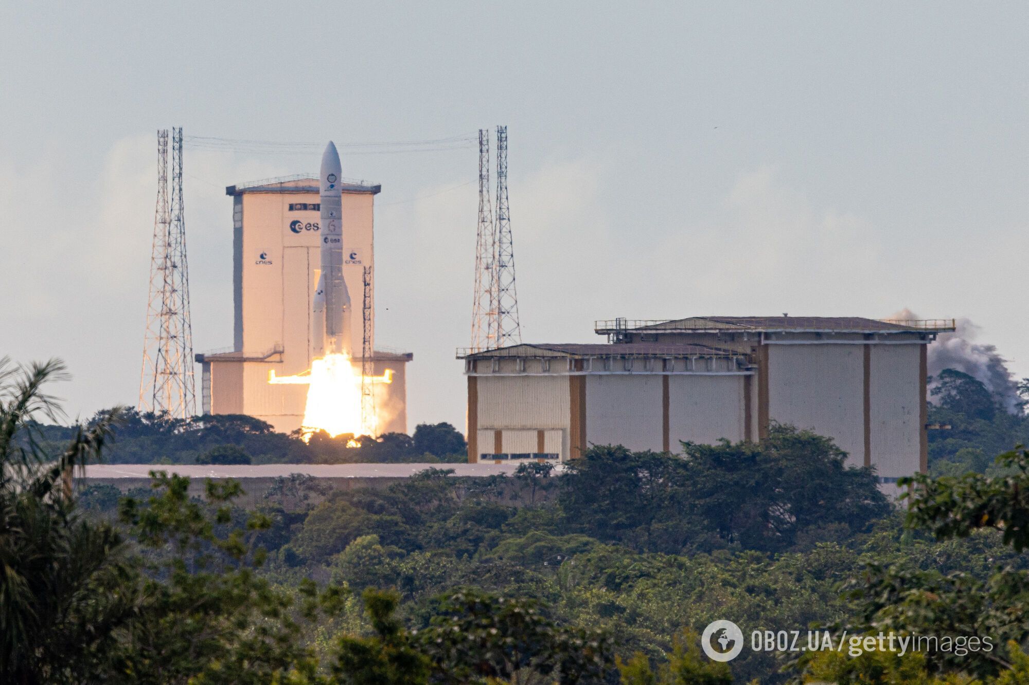 "НЛО" над Києвом бачитимуть частіше: ESA планує запускати ракету "Аріан-6" до 12 разів на рік, перший успіх вже є. Відео
