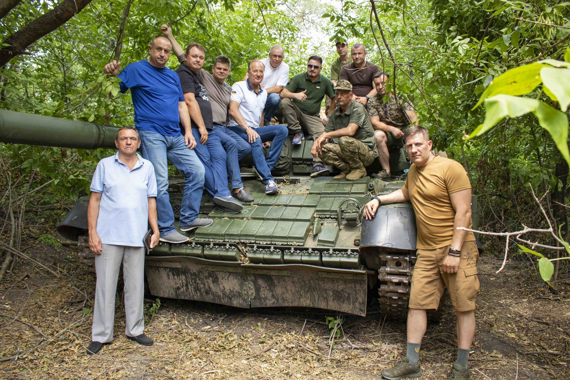 "Батьківщина" замість святкування ювілею партії запустила 25 місій допомоги по всій Україні