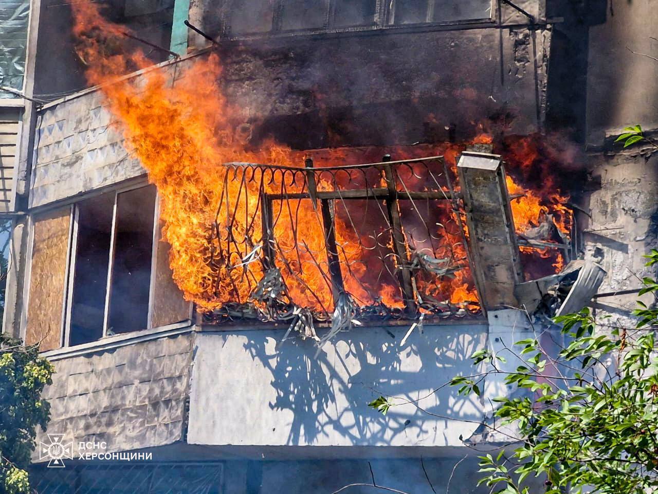 Окупанти весь день били по Херсону: поранено мирних жителів. Фото