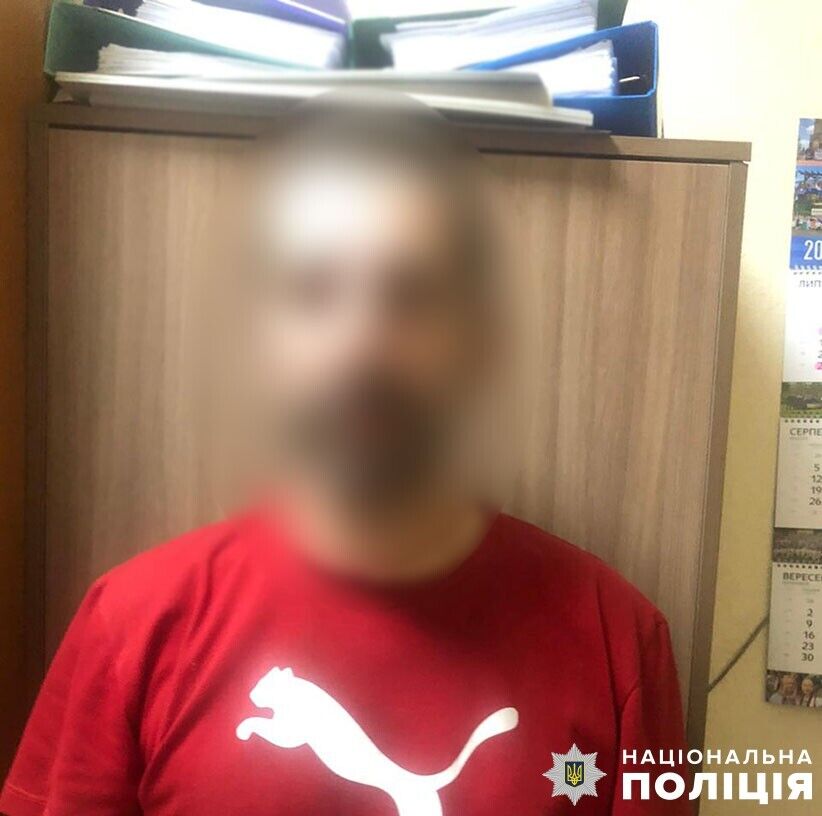 Пограбував жінку на зупинці: у Києві затримали іноземця-рецидивіста. Фото