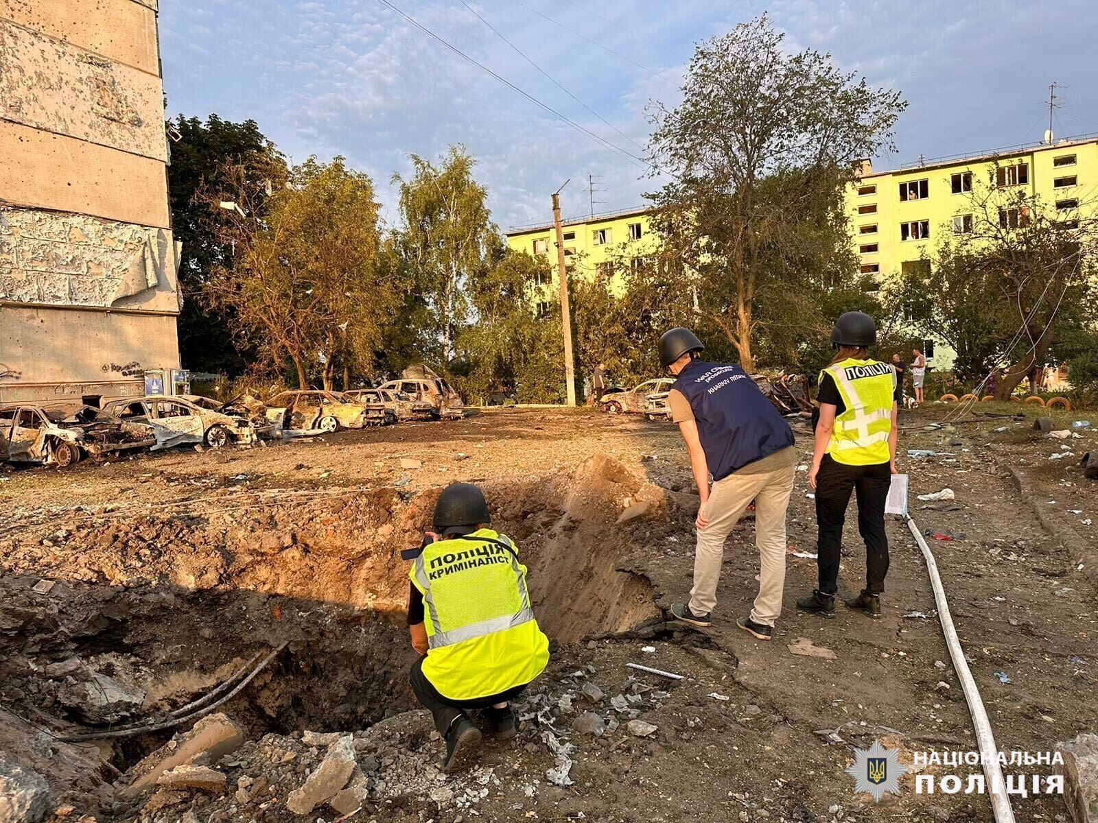  Окупанти завдали подвійного удару по центру Чугуєва: серед поранених – дитина. Фото і відео