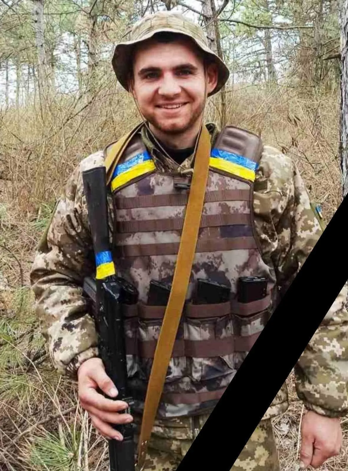 "Никогда не прятался за спины других": в Одесской области простились со спасателем, погибшим на фронте. Фото и видео