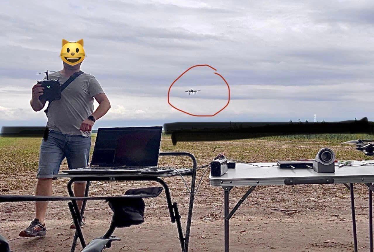 Устойчивая связь с взрывными БПЛА: Юрий Голик презентовал дрон-ретранслятор Spider из линейки STING