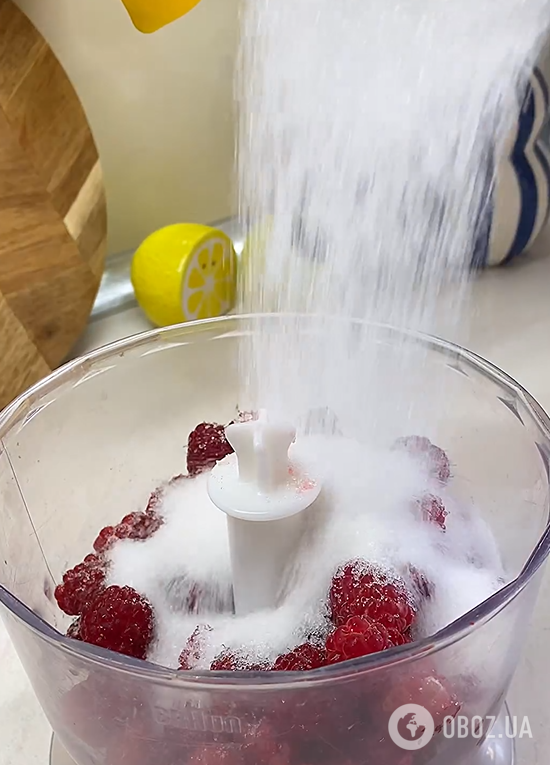 Прохолодний малиновий лимонад, який рятує від спеки: як приготувати корисний домашній напій