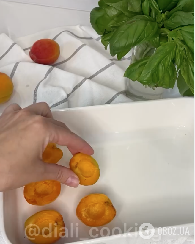 Як смачно запекти абрикоси
