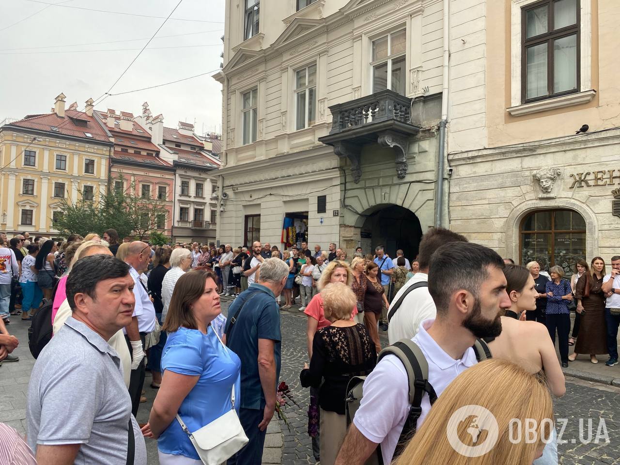 Попрощатися з Іриною Фаріон у Львові прийшли тисячі людей: усі подробиці, фото та відео