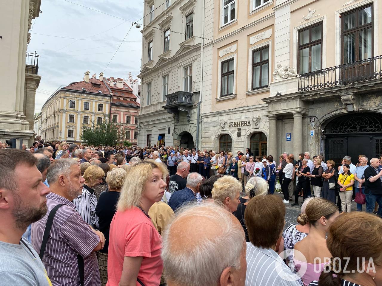 Попрощатися з Іриною Фаріон у Львові прийшли тисячі людей: усі подробиці, фото та відео