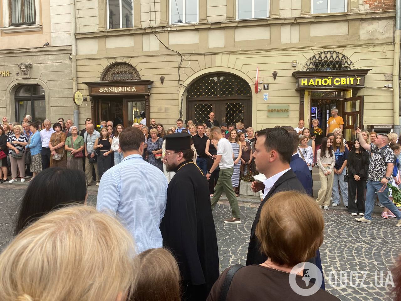 Попрощатися з Іриною Фаріон у Львові прийшли тисячі людей: усі подробиці, фото та відео