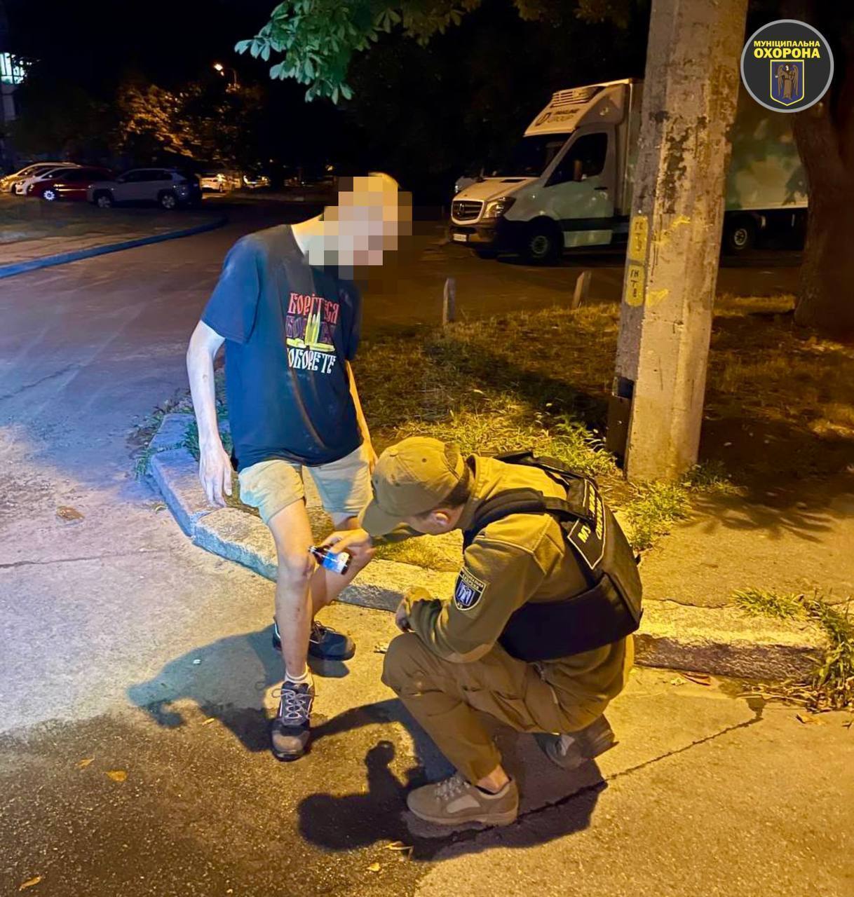 П’яна матір побила та вигнала вночі з дому: у Києві муніципали допомогли 14-річному хлопцю