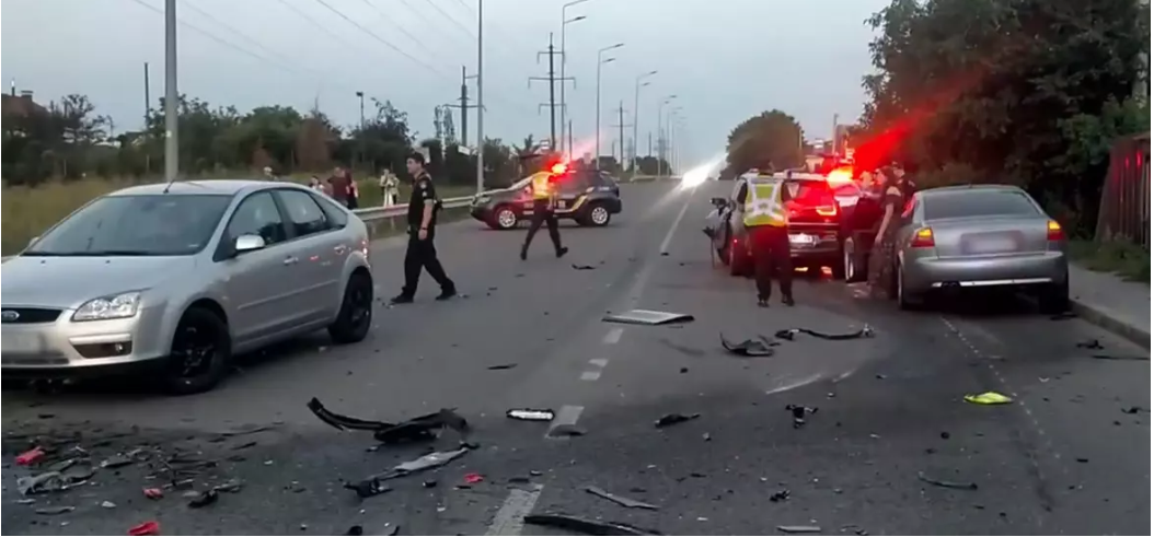 У свої 15 років уже не перша ДТП: подробиці аварії у Вінниці за участю підлітка, в якій загинула 23-річна дівчина, ще троє людей у важкому стані