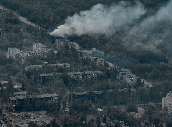 "Торецьк у вогні": мережу вразили фото зруйнованого окупантами міста, зроблені з висоти