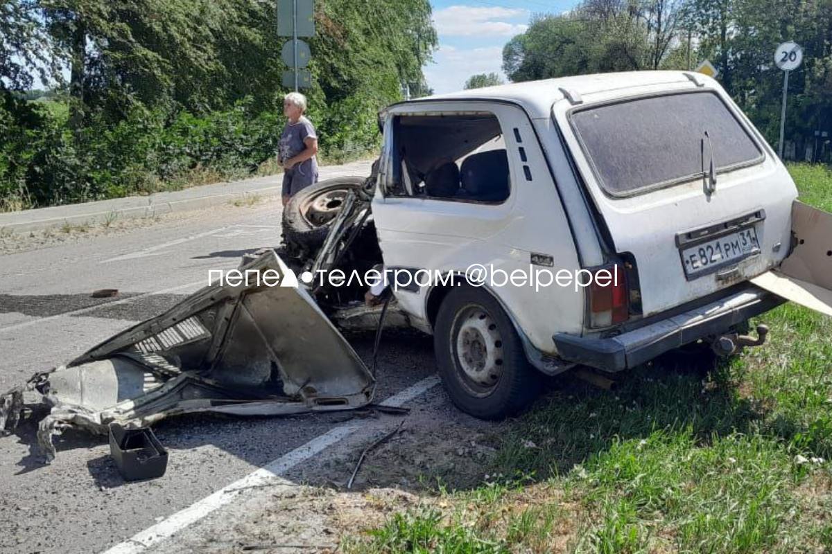 В Белгородской области танк с российскими военными переехал гражданский автомобиль: водитель погиб. Фото