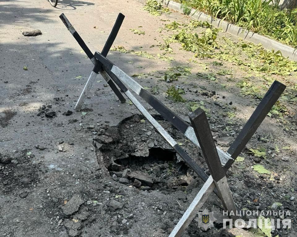 По городу враг открыл огонь из реактивных систем залпового огня