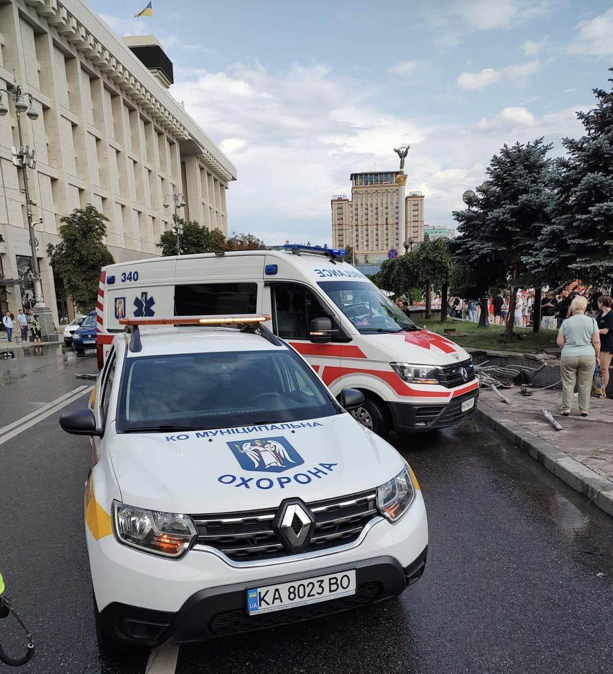 В Киеве на Майдане Незалежности произошло серьезное ДТП: видео с места