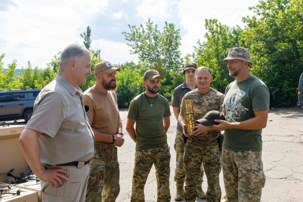 Порошенко с военными