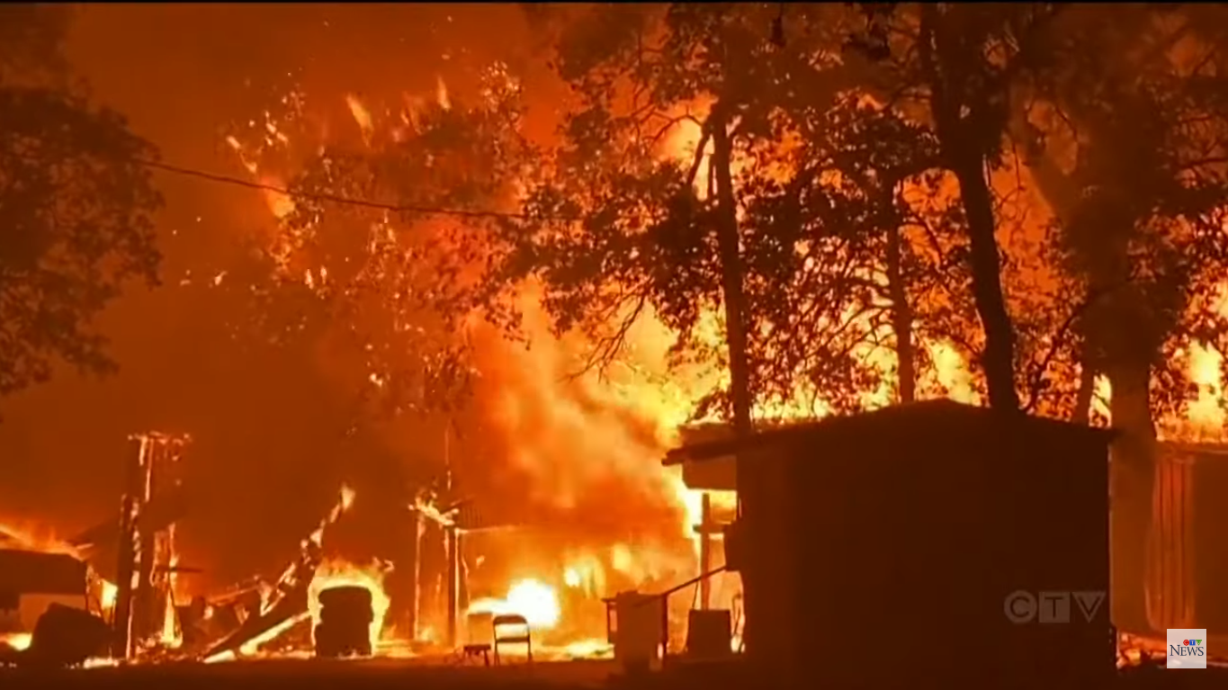 Вогонь вже знищив щонайменше 134 будівлі.