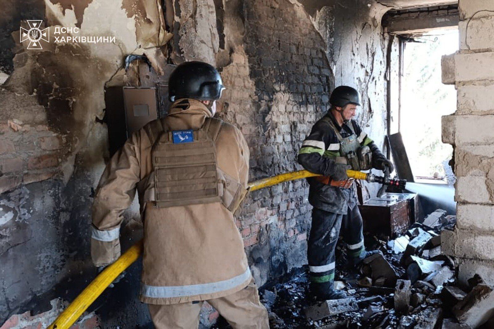 Окупанти вдарили по Харківщині: є загиблий, семеро людей постраждали. Фото 