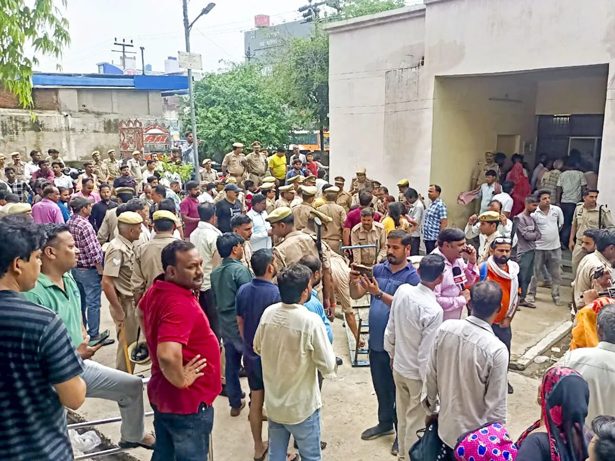 На религиозном празднике в Индии погибло более 100 человек: подробности трагедии