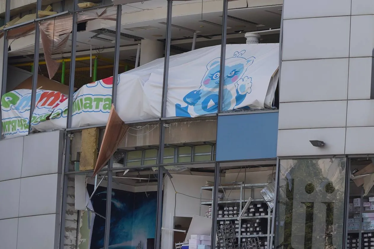 Окупанти вдарили по Дніпру, є руйнування: п'ять людей загинули, 53 поранені. Фото і відео