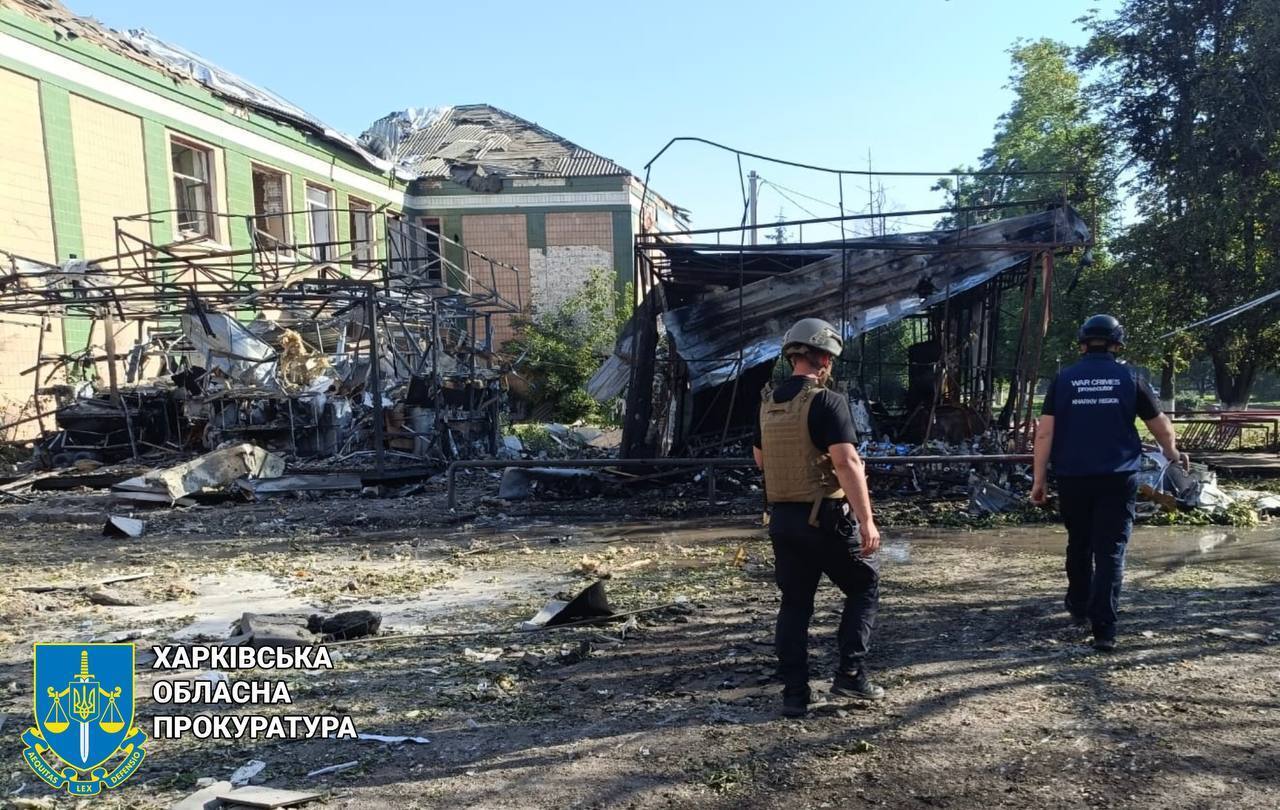Окупанти вдарили по Харківщині: є загиблий, семеро людей постраждали. Фото 