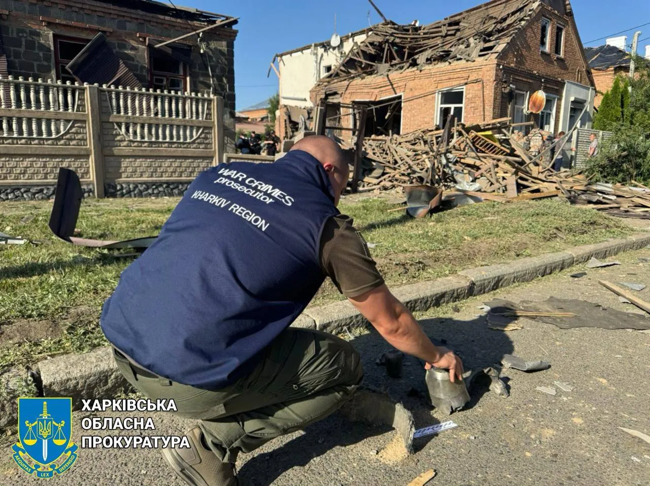 Росіяни обстріляли Харків: зруйновано два будинки, серед постраждалих є діти. Фото