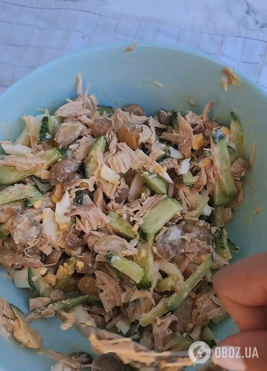 Найсмачніший салат з куркою без майонезу: чим краще заправити страву