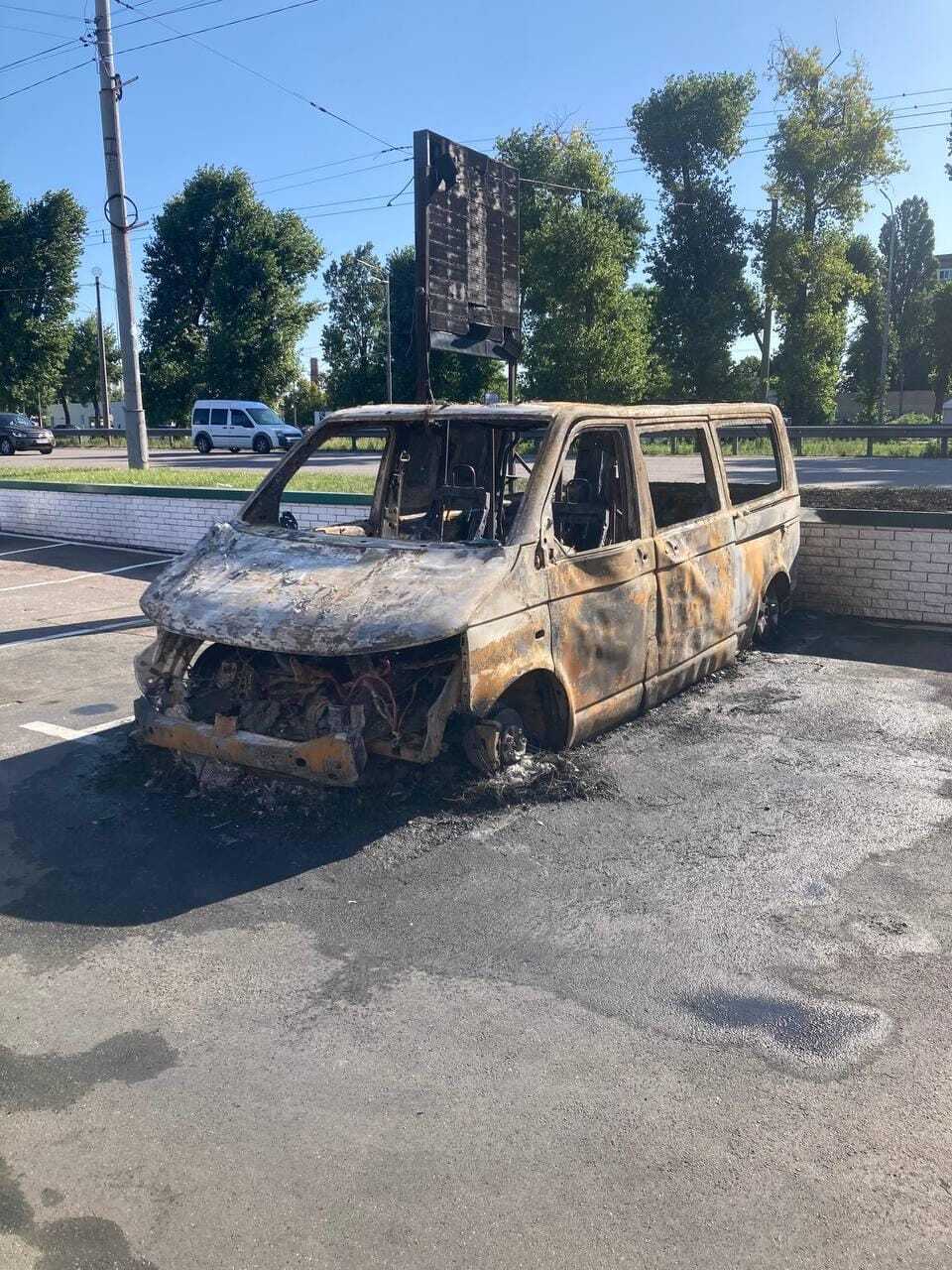 В Киеве неизвестные сожгли авто медицинской службы 3-й ОШБр. Подробности и фото