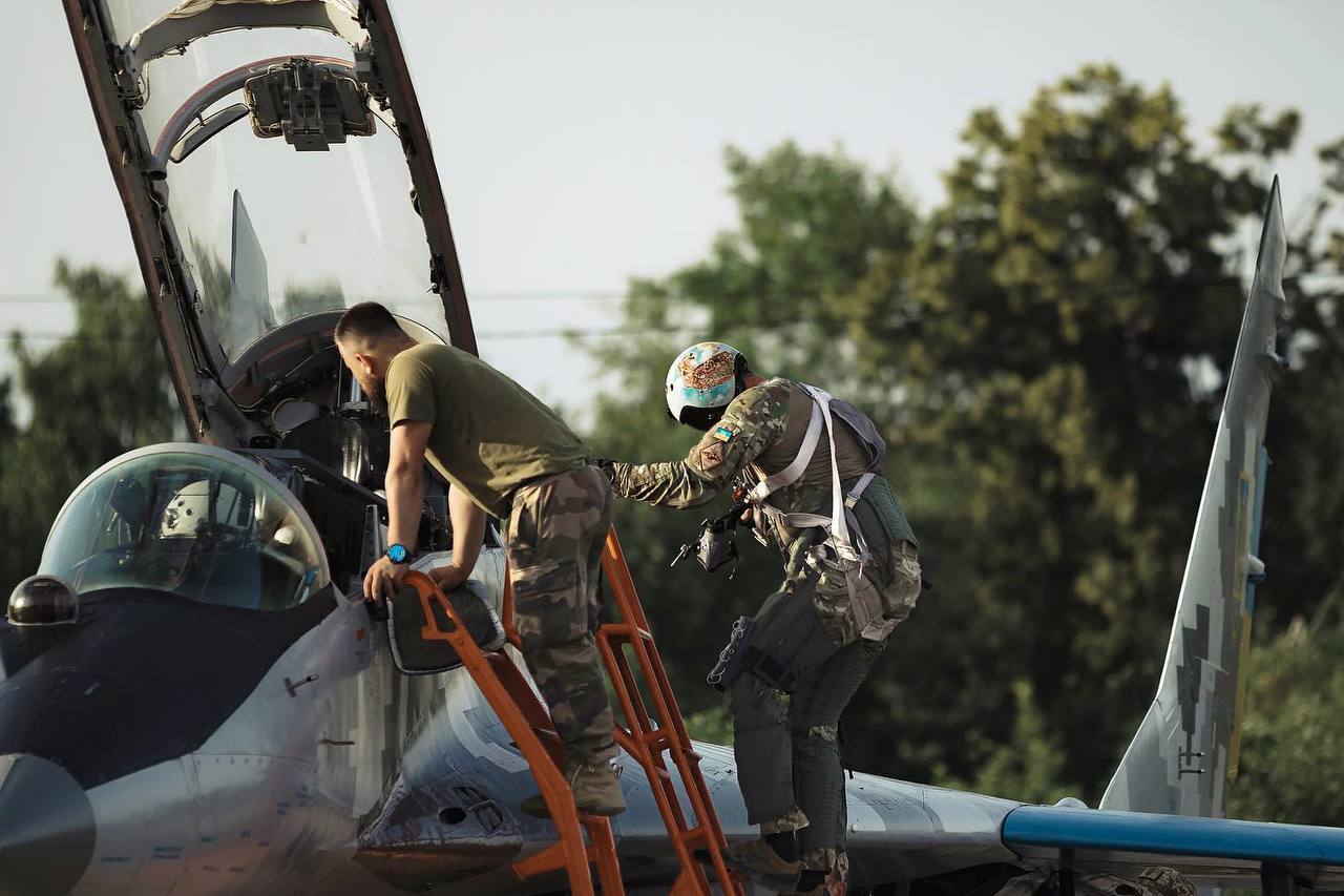 Повітряні сили теж збивають ракети та дрони