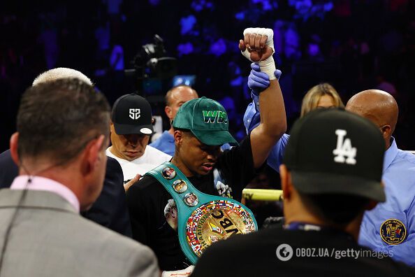 Непобедимый чемпион мира унизил Ломаченко после победы в титульном бою. Видео