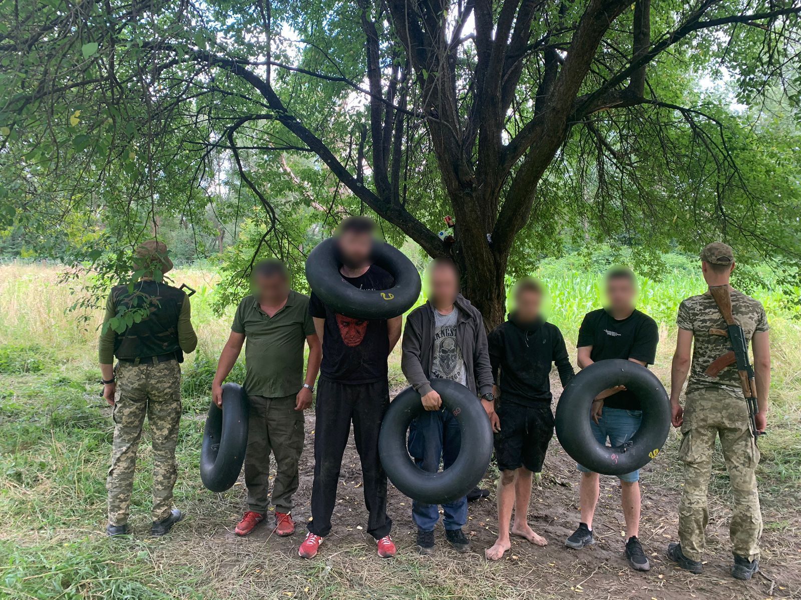 На Закарпатті прикордонники зі стріляниною зупинили ухилянтів за 50 метрів від кордону