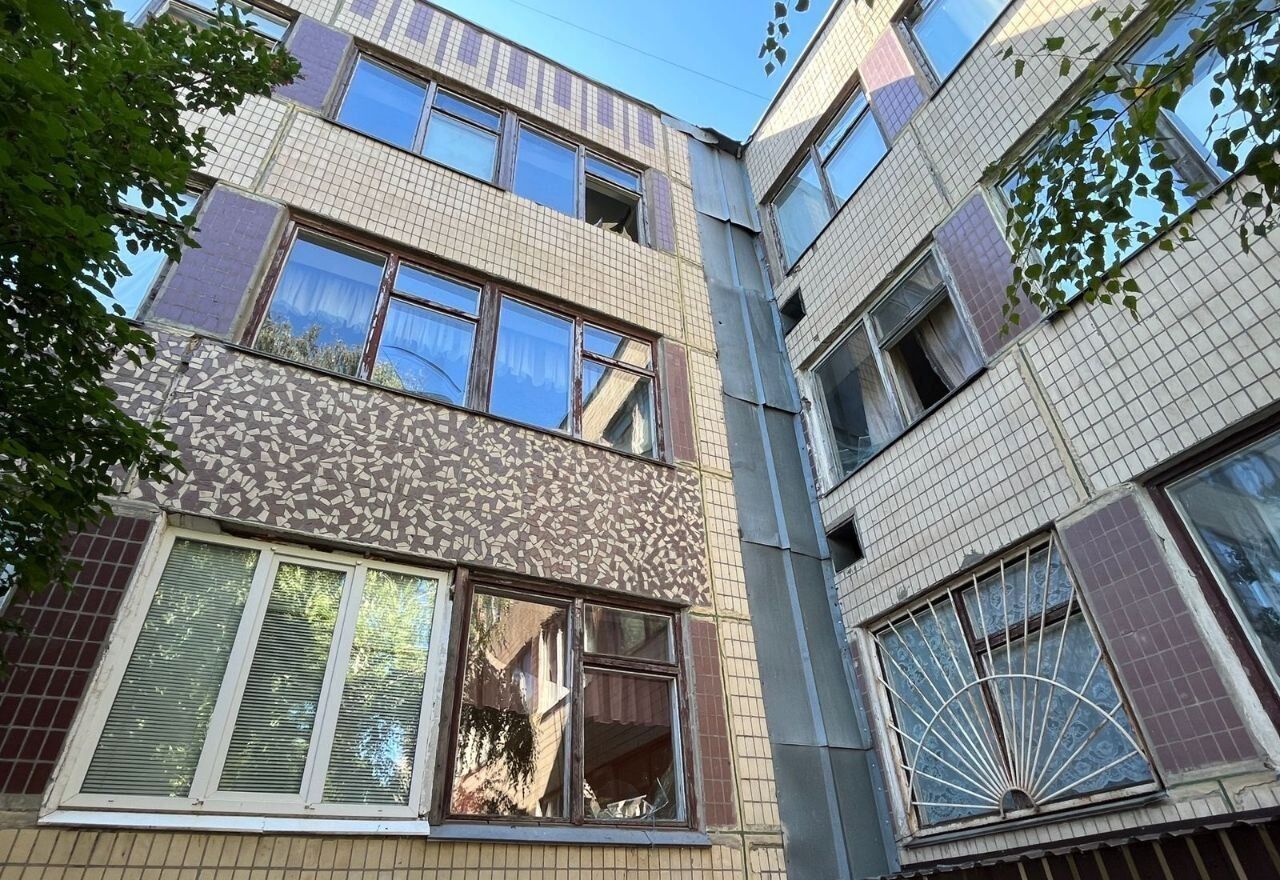 Зачепило житлову багатоповерхівку