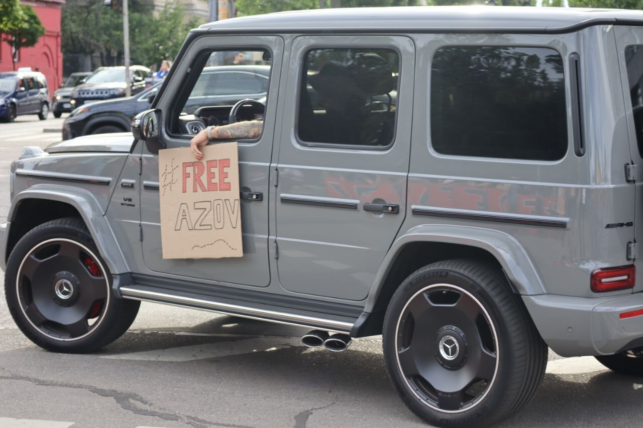 "Они задонатили свою жизнь": в Киеве прошла акция Free Azov. Фото
