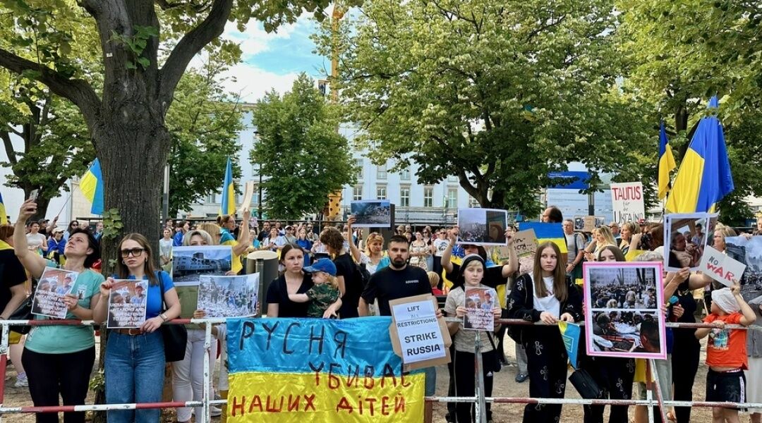 "Россия – угроза всем": в Берлине провели акцию с призывом передать Украине ракеты Taurus. Фото