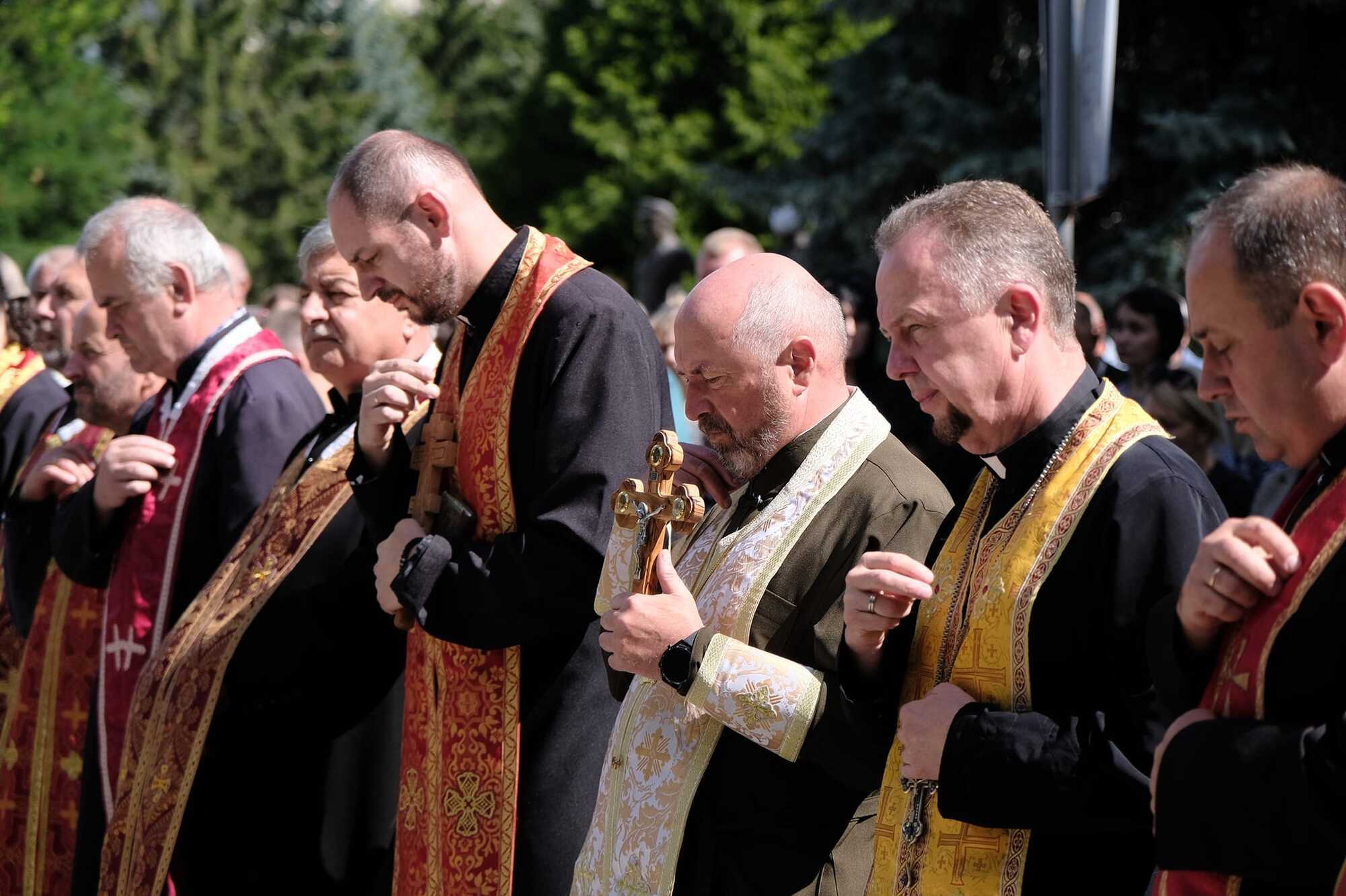 Мріяв стати пілотом: на Львівщині попрощалися з курсантом, який загинув під час навчань на літаку К-10 Swift. Фото
