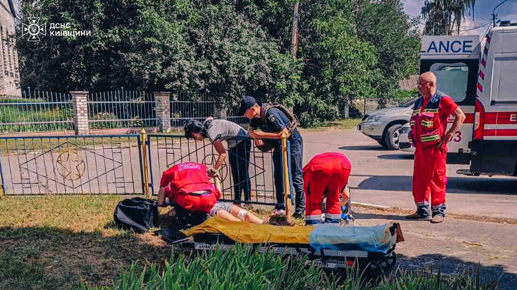 В селе на Киевщине взорвался боеприпас: мужчина погиб, ребенок получил ранения. Фото