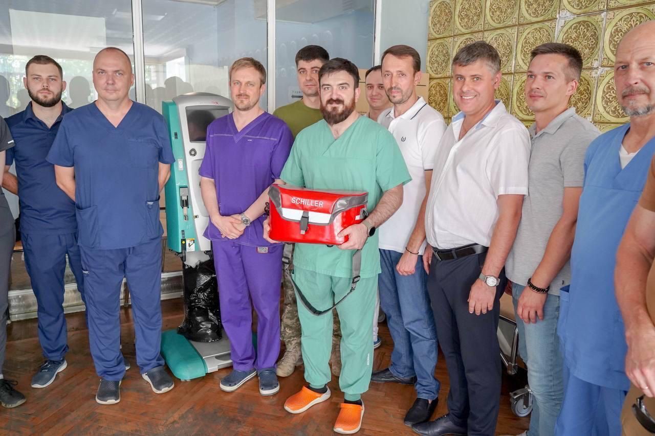 ВО "Батькивщина" передала новую партию техники воинам на фронте и оборудование для прифронтовых больниц